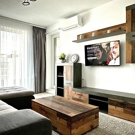 4friendscoresibrasov W Apartment *