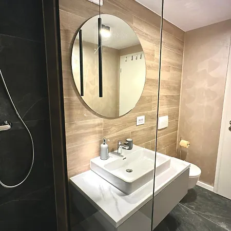 Apartment 4friendscoresibrasov W *